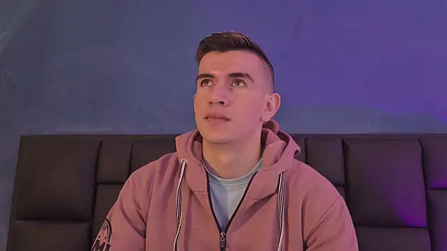 MikaelSlow online show from March 5, 2026, 3:35 am