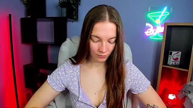 kenzie x online show from December 3, 2025, 7:49 am