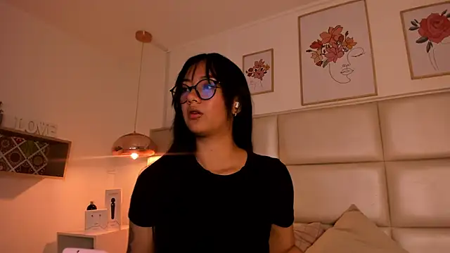 Aily Yozuko online show from February 12, 2025, 3:29 am