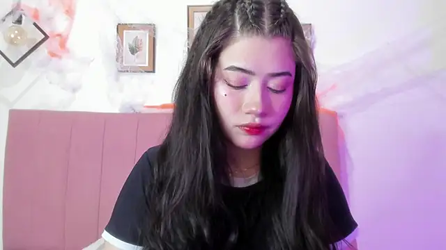 GENNESIS LOVE online show from October 29, 2025, 3:31 am