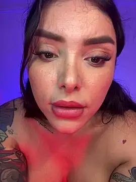 Snapshot of Ela_Doll_ chatting on January 20, 2025, 8:29 pm Ela Doll online show from January 20, 2025, 8:29 pm