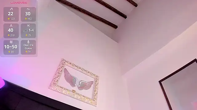 Mia 222 online show from March 22, 2025, 2:47 pm