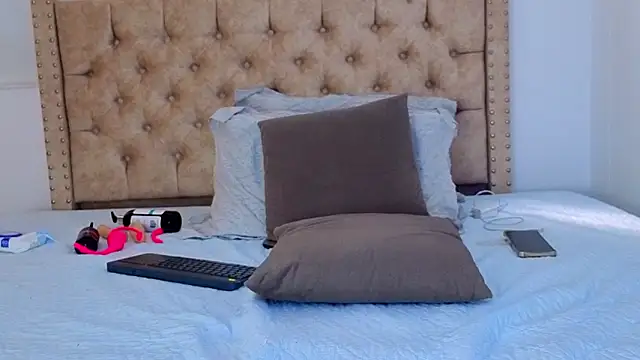 Anya Texas online show from March 15, 2026, 7:53 pm