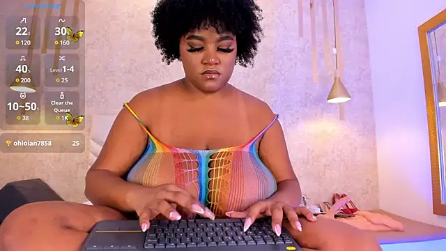 NiiaMoore online show from January 25, 2025, 5:08 pm