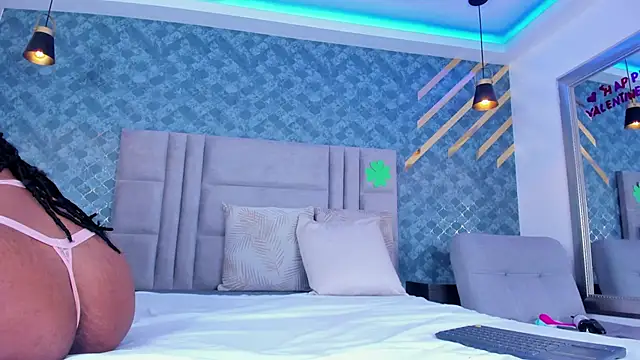 NiiaMoore online show from March 22, 2025, 3:41 am