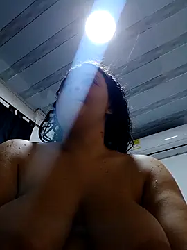 Liancy online show from December 4, 2025, 10:07 pm