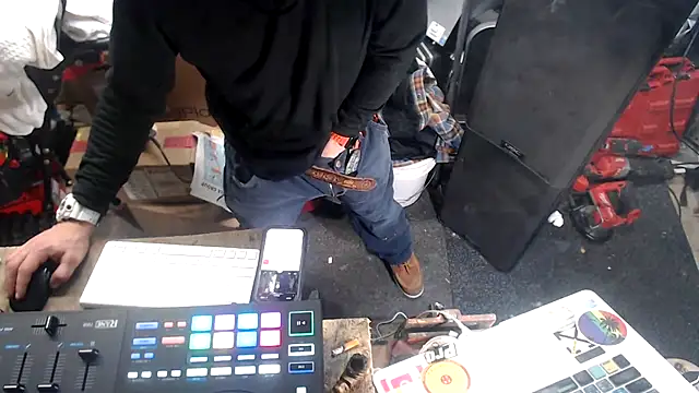 tongueispowerr6d9 online show from January 7, 2025, 11:58 am