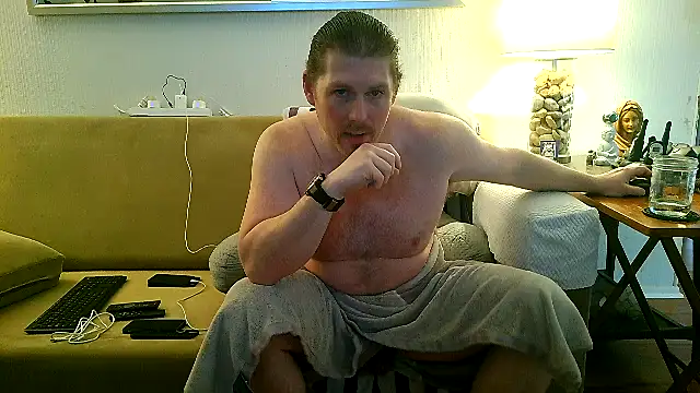 Snapshot of Rock_Pierce chatting on June 30, 2026, 4:08 pm Rock Pierce online show from June 30, 2026, 4:08 pm