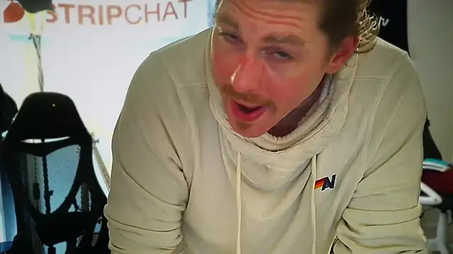 Snapshot of Rock_Pierce chatting on July 24, 2026, 2:26 pm Rock Pierce online show from July 24, 2026, 2:26 pm