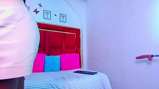 CoralHarrinson online show from September 16, 2025, 8:10 pm