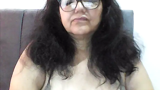 kassandra02 online show from December 4, 2025, 1:31 pm