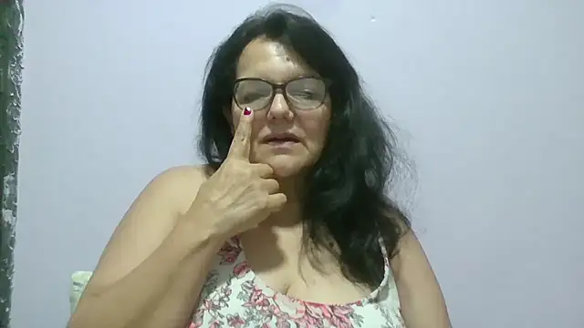 kassandra02 online show from April 16, 2026, 2:23 am