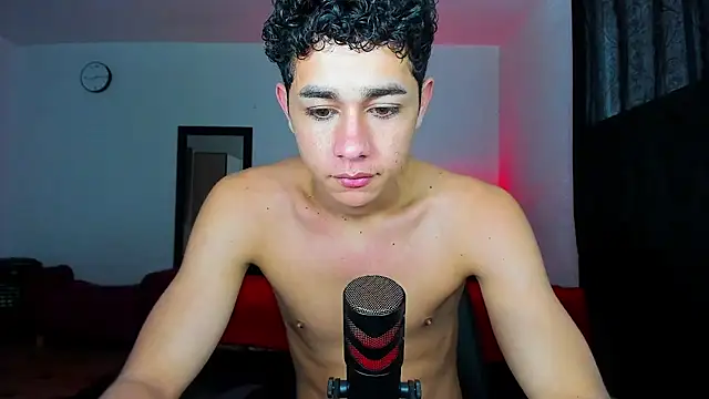 Snapshot of DavidfullOFlove chatting on February 24, 2025, 9:09 pm DavidfullOFlove online show from February 24, 2025, 9:09 pm