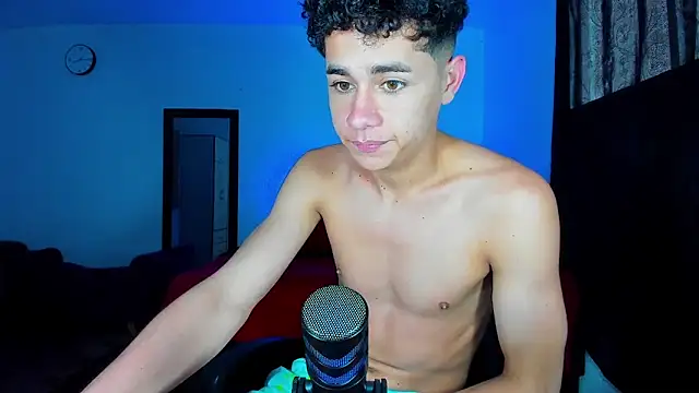 Snapshot of DavidfullOFlove chatting on February 26, 2025, 5:50 pm DavidfullOFlove online show from February 26, 2025, 5:50 pm