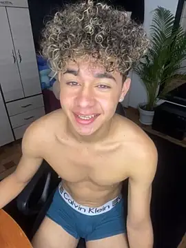 Snapshot of DavidfullOFlove chatting on October 11, 2025, 11:47 pm DavidfullOFlove online show from October 11, 2025, 11:47 pm