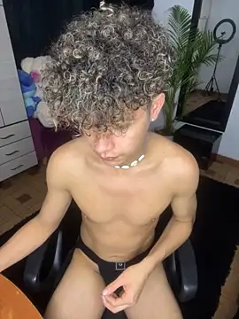 Snapshot of DavidfullOFlove chatting on October 25, 2025, 1:35 am DavidfullOFlove online show from October 25, 2025, 1:35 am