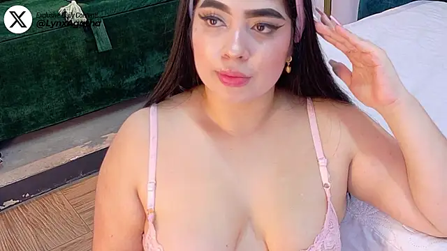 Snapshot of AgathaLynx chatting on September 20, 2025, 1:01 pm AgathaLynx online show from September 20, 2025, 1:01 pm