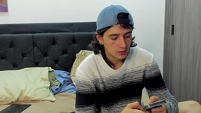 alex connorr online show from December 24, 2024, 12:44 am