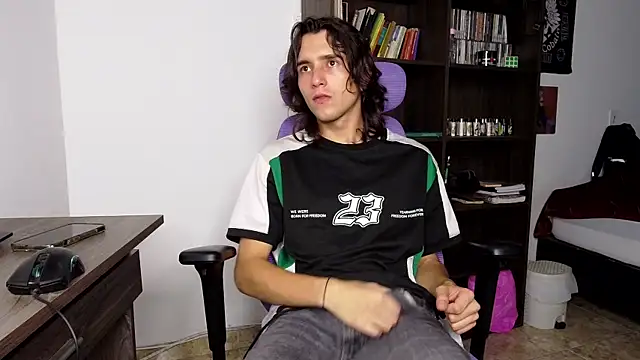 alex connorr online show from September 19, 2025, 4:03 am