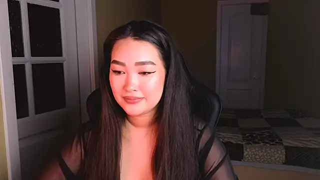 Erica Wayne online show from December 19, 2024, 2:57 pm