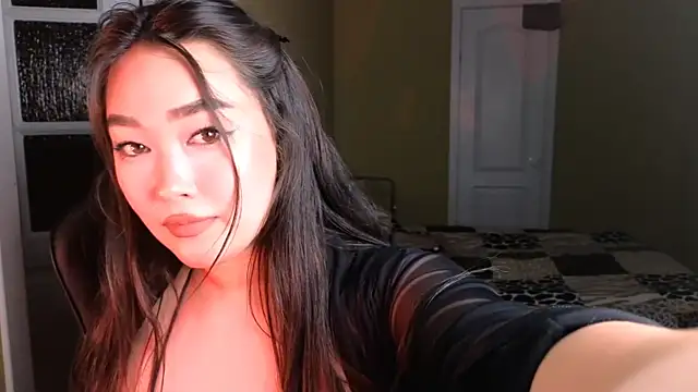 Erica Wayne online show from January 11, 2025, 2:04 pm