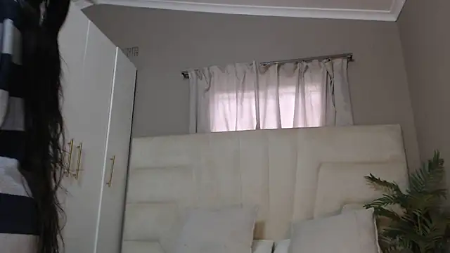 naughtyblackdolie online show from February 4, 2025, 5:42 am