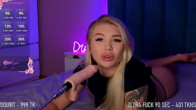 DreamPussyy online show from November 1, 2025, 3:52 am