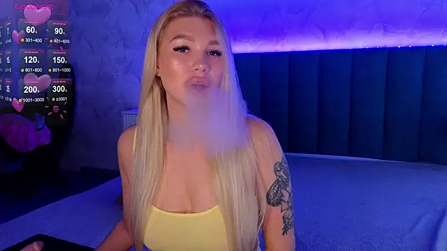 DreamPussyy online show from June 1, 2026, 6:15 am