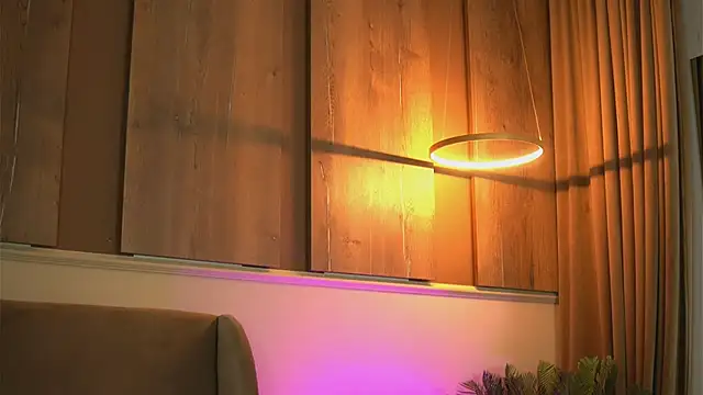 EmilyRaymont online show from February 9, 2025, 3:32 am