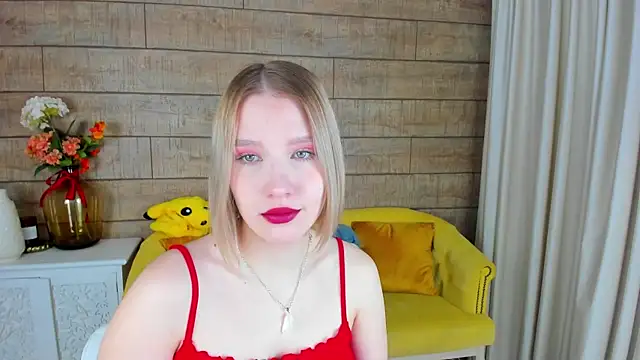 LiliLinn online show from February 26, 2025, 4:36 am