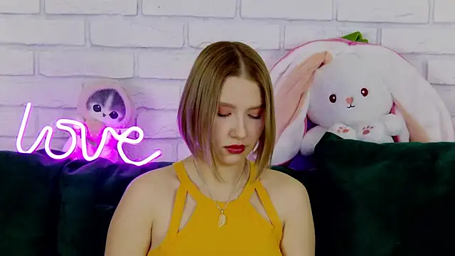 LiliLinn online show from March 5, 2025, 5:07 am