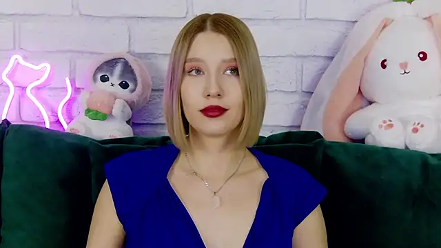 LiliLinn online show from March 7, 2025, 8:13 am