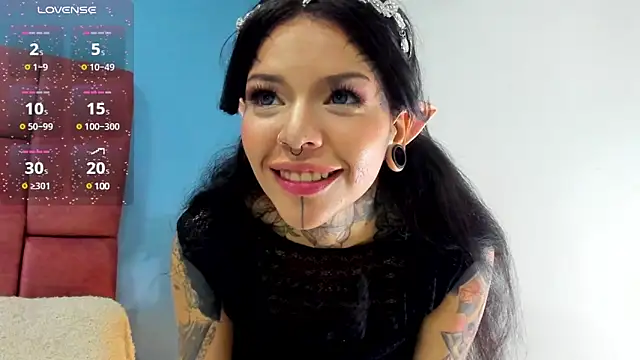 NinaInk online show from February 11, 2025, 2:46 pm