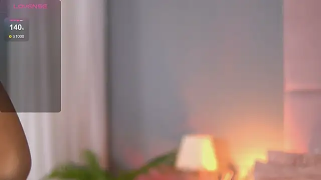 Snapshot of AlmaLuv chatting on February 12, 2025, 1:27 pm AlmaLuv online show from February 12, 2025, 1:27 pm