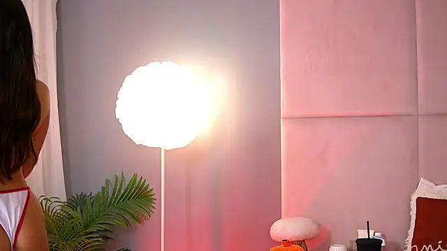 Snapshot of AlmaLuv chatting on November 6, 2025, 4:46 am AlmaLuv online show from November 6, 2025, 4:46 am