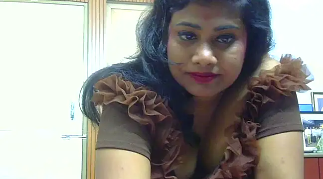 Snapshot of sexy_roma chatting on March 14, 2025, 6:50 pm sexy roma online show from March 14, 2025, 6:50 pm