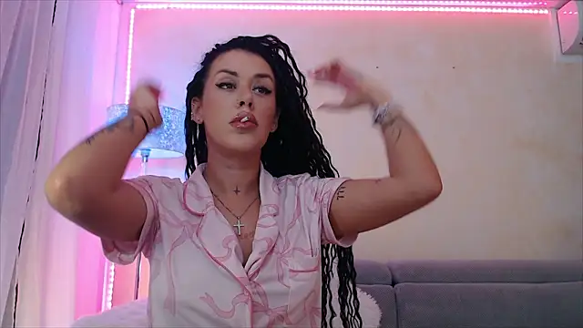 LaylaCruzRose online show from March 11, 2026, 6:08 am