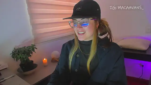 tekila   online show from March 26, 2026, 10:37 pm