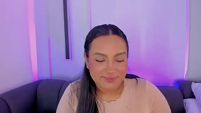 ellamontoya online show from November 10, 2025, 12:15 pm