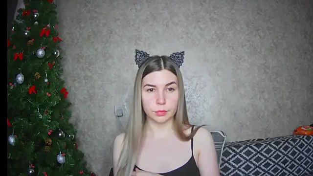 ElllaNuar online show from January 30, 2025, 8:11 am