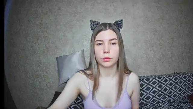 ElllaNuar online show from February 6, 2025, 6:51 am