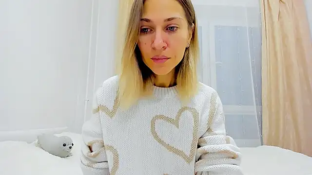 Mona Cruz online show from December 11, 2024, 5:10 am