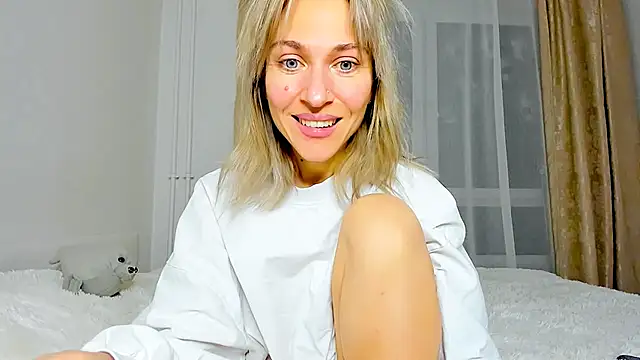 Mona Cruz online show from February 22, 2025, 8:09 pm