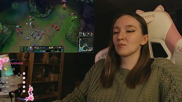 MoonlishSiren online show from November 2, 2025, 8:11 pm