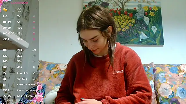 Snapshot of Sophie_Bell chatting on January 8, 2025, 5:37 pm Sophie Bell online show from January 8, 2025, 5:37 pm