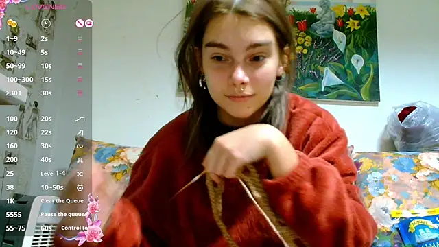 Snapshot of Sophie_Bell chatting on January 10, 2025, 8:59 pm Sophie Bell online show from January 10, 2025, 8:59 pm