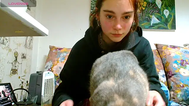Snapshot of Sophie_Bell chatting on February 19, 2025, 4:44 pm Sophie Bell online show from February 19, 2025, 4:44 pm