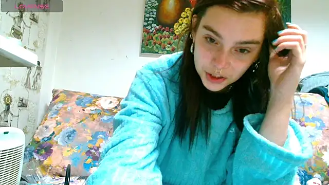 Snapshot of Sophie_Bell chatting on March 9, 2025, 9:25 pm Sophie Bell online show from March 9, 2025, 9:25 pm