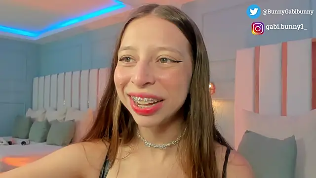 Snapshot of gabi_bunny chatting on October 15, 2025, 5:13 pm gabi bunny online show from October 15, 2025, 5:13 pm