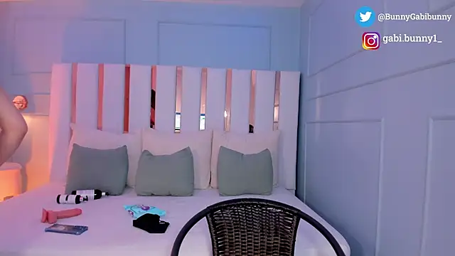 Snapshot of gabi_bunny chatting on October 30, 2025, 5:24 pm gabi bunny online show from October 30, 2025, 5:24 pm